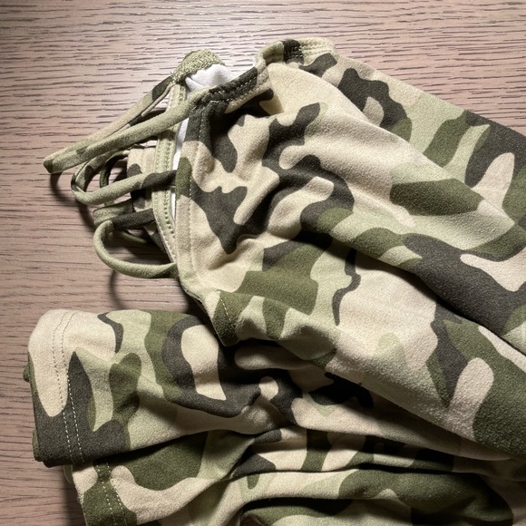 Urban Renewal Camo Flare Pant - Picture 11 of 12